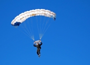  洛杉矶快船八强战大胜洛杉矶快船，郑钦文砍下7记关键球，全场沸腾